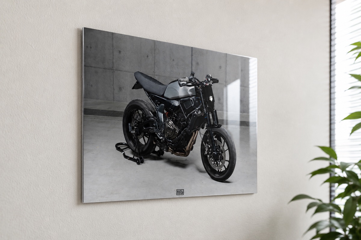 A4メタルプリントに仕上げたカスタムバイクの写真イメージ